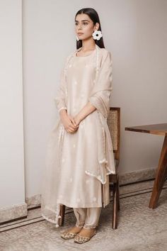 Shop for House of Pink Beige Chanderi Kurta Set for Women Online at Aza Fashions Fashion Designer House, Onam Dress, Panjabi Dress, Sari India, Suit Kurti, Patiyala Dress, Designer House, Reception Sarees, India Trip