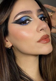 Glamor Makeup, Hairstyle Aesthetic, Makeup Jobs, Orange Makeup, Too Much Makeup, Power Of Makeup, Makeup Idea, Makeup Class, Lots Of Makeup