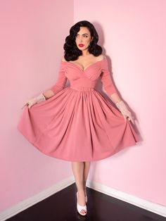 Starlet Swing Dress in Rose Pink - Vixen by Micheline Pitt Estilo Khloe Kardashian, Victory Rolls, Cocktail Dress Wedding, 1950s Style