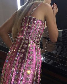 Crystal Corset, Sparkling Dresses, High Fashion Photoshoot, Texture Dress, Dress Runway, Spring Fashion Chic, Unusual Clothes, 2023 Pink, Glam Life