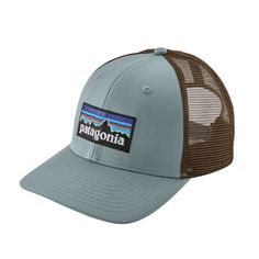 Trucker Hat Outfit, Patagonia Trucker Hat, Patagonia Logo, Cadet Blue, Hat Outfit, Mens Fashion Edgy, Fashion Petite, Older Women Fashion, Outdoor Hats