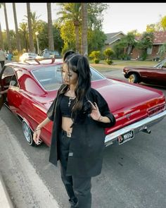 Mexican Baddie Aesthetic, 90s Fashion Latina, Chola Style 90s, Chola Style Outfits, Chicana Hairstyles, Pfps Irl, 90s Latina Fashion, Chola Outfit, Chicana Style Outfits