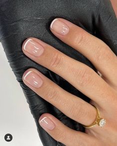 French Manicure Nails Natural, Minimalist Manicure Short Nails, Natural Manicure Short, French Manicure Couleur, Very Short Gel Nails, Natural Gel Nails Ideas, Natural Manicure Ideas, Natural Nail Looks, French Manicure Short