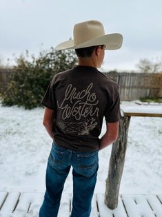 Ariat X Sendero Mucho Western Graphic Tee Front chest logo and a back design Heather brown short sleeve graphic tee by Ariat Style is a standard men's size but meant for all to make their own, women can select one size down for a slimmer fit 52% cotton, 48% polyester Western Outfits Man, Country Boy Style, California Cowboy, Rodeo Outfit, Western Outfits Men, Western Graphic Tees, Rodeo Outfits, Heather Brown, Cowboy Outfits