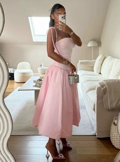 #summerdress #outfits #pinkdress #birthdaydress Yellow Maxi Dress Black Woman, Summer Bday Outfit, Pink Puff Dress, Modest Birthday Outfit, Date Night Outfit Ideas, Night Outfit Ideas, Puff Dress, Looks Black, Brunch Outfit