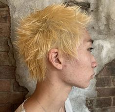 2000s Spikey Hair Men, Male Spiky Hair, Spiky Hairstyles For Women Y2k, Spiky Buzzcut, Punk Hairstyles Women, Spiky Short Hair, Spiked Hair Men, Spiky Hair Men, Spiky Blonde Hair