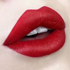 Kiss Lipstick, Nice Lips, Lips Shades, Juicy Lips, Perfect Lips, Hot Lips, 10 Year Anniversary, Beauty Hacks Video