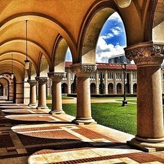 an image of a building that looks like it has arches and columns on the sides