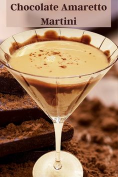 Chocolate Amaretto Martini with Whipped Cream Vodka makes dessert SO MUCH BETTER 🍸 This easy to make cocktail has the rich chocolate flavor of a delectable dessert.  And the amaretto brings this chocolate martini to another level of sheer delight.  Then, there is the chocolate sauce to garnish the martini glass which adds sophistication as well as some extra sweetness.  A great drink that you can enjoy any time - just drink responsibly. Amoretti Syrup Recipes, Desert Martini, Whipped Cream Vodka Drinks, Chocolate Vodka Drinks, Chocolate Vodka Recipes, Amaretto Martini, Chocolate Orange Martini, Dessert Martini Recipes, Whipped Cream Vodka Recipes