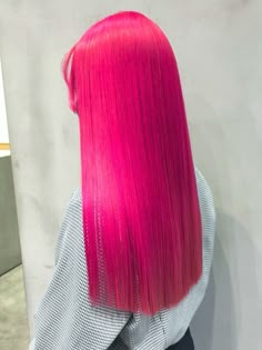 Hair Colour Pink, Hot Pink Hair Dye, Bright Pink Hair, Hot Pink Hair, Peach Hair, Makeup Hairstyles, Dyed Hair Inspiration, Color Makeup, Pretty Hair Color