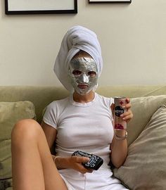 Skincare Selfie, Face Mask Aesthetic, Mask Aesthetic, Vogue Beauty, Insta Photo Ideas, Mode Inspiration, Spa Day, Beauty Secrets, Dream Life