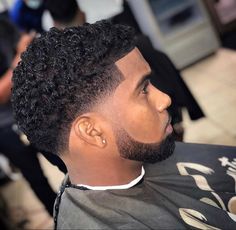 Hair Style Boy, Afro Taper, Low Fade Curly Hair, Afro Hair Fade, Boys Haircuts Curly Hair, Black Man Haircut Fade, Temp Fade Haircut, Taper Fade Short Hair, Waves Hairstyle Men