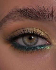 Festival Make Up, Smink Inspiration, Makijaż Smokey Eye, Dope Makeup, Eye Makeup Art, Makeup Pictures, روتين العناية بالبشرة, Prom Makeup, Makeup Eyeliner