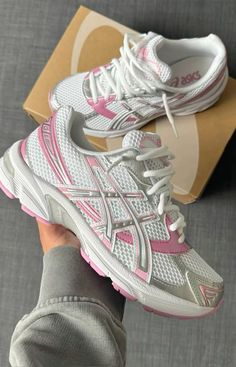 Pink Gel Asics, Pink Asics Shoes, Silver Pink Outfit, Pink Asics Outfit, Asics 1130, Asics Outfit, Gel Asics