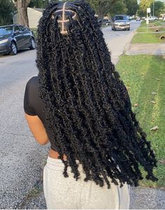 Faux Locs Thick And Long, Afro Locks Hairstyle, Butterfly Locs Braids Hairstyles, Box Braids Butterfly Locs, Hairstyles For Back To School Black Braids, Foc Locs Hairstyles Long, Butterfly Locs Goddess, Styles For Long Butterfly Locs, Goddess Braids Faux Locs