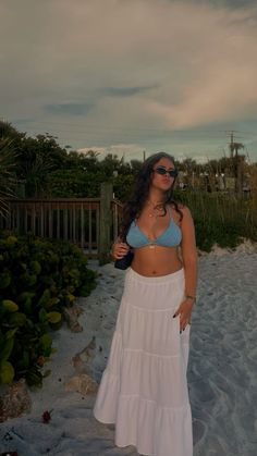 #beach #beachphotos #digitalcam #aesthetic Beach Pictures Midsize, Mid Size Beach Outfit, Midsize Beach Outfits, Travelling Pics, Beach 2024, Plus Size Beach, Fits Aesthetic, Beach Fits, Beach Outfits