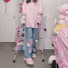 Bubble Gum Outfit, Kawaii Outfits With Jeans, Pastel Core Outfits, Forearm Crutches, Kawaii Outfit Ideas, Smart Casual Outfit, Hair Clothes, Kawaii Clothes, Pink Outfits