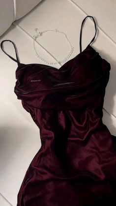 Red Wine Dress, Dress With Necklace, Elegant Cocktail Dress, Wine Dress, Prom Dress Inspiration, Pretty Prom Dresses, Quick Outfits, Glam Dresses, Fancy Outfits