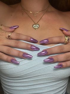 Nails And Rings, Purple Chrome Nails, Purple Chrome, Violet Nails, Acrylic Nail Set, Lavender Nails