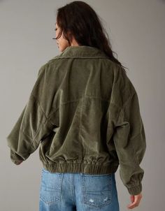 Oversized Aviator Jacket, Green Winter Jacket Outfit, Corduroy Jacket Outfit Womens, Babysitter Outfit, American Eagle Jacket, Night Terrors, Jacket Outfit Women