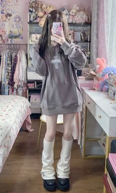 Kawaii Oversized Outfits, Kawaii Simple Outfits, Comfy Kawaii Outfits, Dark Kawaii Outfits, Harajuku Style White Knee-high Leg Warmers, Japanese School Outfits Kawaii Fashion Girl, Yume Kawaii Fashion, White Harajuku Style Knee-high Stockings, Dollcore Outfits