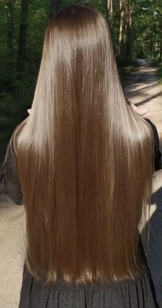 Ways To Pull Hair Back, The Wet Look, Natural Dark Blonde, 1950s Hairstyles, Hairstyle Easy, Brown Hair Inspo, Long Hair Pictures, Poodle Skirt