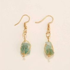 Beautiful Green Luck Stone Earrings Casual Gold Drop Earrings, Connector Earrings, Gem Stone Earrings, Green Stone Earrings, Earthy Earrings, Natural Stone Earrings, Birthday List, Stone Gold, Green Earrings