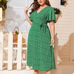 Women’s Plus Size Floral Knot Side Wrap Dress | Size 4xl New, Never Worn No Tags Smoke And Pet Free Home Gaun Fashion, Ditsy Floral Dress, Short Sleeve Maxi Dresses, Plus Size Vintage, Maxi Dress Green, Floral Short, Moda Plus, Curve Dresses, Women Long Dresses