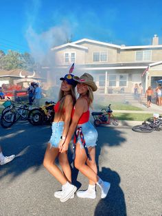 Forth Of July Inspo Pics, 4tg Of July Outfit Aesthetic, 4th Of July Western Outfits, Country Fourth Of July Outfit, 4th Of July Cowgirl Outfits, 4th Of July Bsf Pics, Cute July 4th Outfits, Western Fourth Of July Outfits, 4th Of July Fits Aesthetic