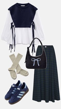 Skirt And Socks, Modest Fashion Outfits, 가을 패션, Modest Outfits, Look Fashion, Modest Fashion, Aesthetic Clothes