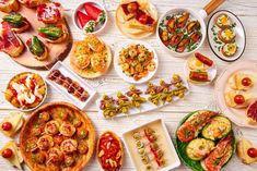 Tapas: The 16 Best Tapas Dishes from Spain Food In Spain, Tapas Menu, Best Tapas, Tapas Restaurant, Seafood Paella, Spain Food, Tapas Recipes