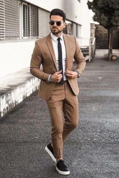 Mocha Mousse - Pantone Color Of The Year 2025 - ShaadiWish Tan Suit Men, Brown Tux, Burgundy Weddings, Brown Suits For Men, Suit For Men Wedding, Costume Beige, Grooms Suit, Groomsmen Grey, Groom Suits