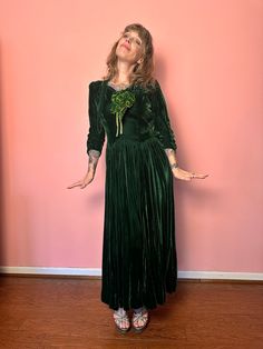 Velvet dress.  Roomy, flowy vintage dress.  Handmade beauty.  Great condition.  Vibrant green velvet. Green Velvet Dress For Wedding, Velvet Vintage Dress For Vintage Events, Vintage Fitted Velvet Dress, Fitted Vintage Velvet Dress, Vintage Long Sleeve Green Dress, Vintage Velvet Wedding Dress, Green Vintage Formal Dress, Vintage Green Formal Dress, Flowy Vintage Dress