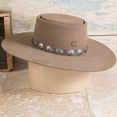 Charlie 1 Horse Pecan High Desert Buckaroo Hats, Charlie 1 Horse Hat, Black Fedora Hat, Cowgirl Magazine, Equestrian Helmet, Black Fedora, Black Bucket Hat, Felt Hats, Hat Styles