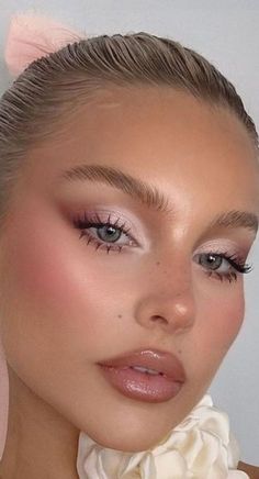 Rosa Make-up, Festival Make Up, Mekap Mata, Light Makeup Looks, Makeup Tip, Prom Makeup Looks, Formal Makeup, Soft Glam Makeup, Smink Inspiration