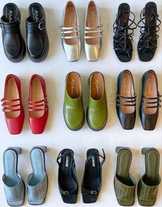 Cooler Style, Estilo Hippy, Dr Shoes, Funky Shoes, Strappy Shoes, Shoe Inspo, Aesthetic Shoes, Swag Shoes, Moda Vintage