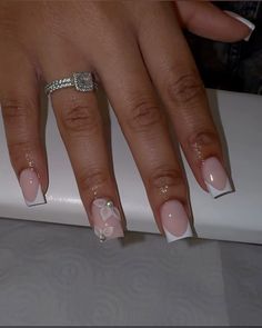 Basic Nail Set Ideas, Short Length Nails, Acrylic Nails Short Square, Colored Acrylic Nails, Basic Nails, Simple Acrylic Nails