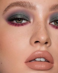 Matte Make Up, Green Palette, No Eyeliner Makeup, Smokey Eyes, Make Up Inspo, Editorial Makeup