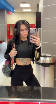 All black gym outfit sexy gym cute sexy girl sexy body beautiful workout exercise gym hot Goth Fitness, Goth Gym Aesthetic, Alternative Gym Outfits, Goth Gym Girl, Grunge Gym Outfits, Goth Athleisure, Gym Goth, Goth Gym Outfits, Girl Gym Outfits