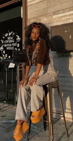 Estilo Hippy, Mode Hippie, 70s Inspired Fashion, Earthy Outfits, Neue Outfits, Looks Black, The Platform, Streetwear Fashion Women, Black Women Fashion