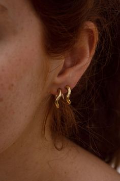 Gorgeous pair of small everyday textured stud hoop earrings. These unique chunky earrings lightweight and very comfy to wear. These a-symmetrical have organic finish which adds texture and highlights the craftsmanship behind these hand made earrings. Available in solid gold (14k yellow/white), sterling silver or gold plated brass. ✔ Nickel Free ✔ Packed in a labeled gift box ✔ Hand made with love in Tel Aviv ✔ 14 days return policy, starting from date of package delivery to customer ✔ 1 year war Silver Hoops Earrings, Silver Pinky Ring, Small Silver Hoop Earrings, Unique Hoop Earrings, Organic Earrings, Package Delivery, Small Gold Hoop Earrings, Small Gold Hoops, Statement Hoop Earrings