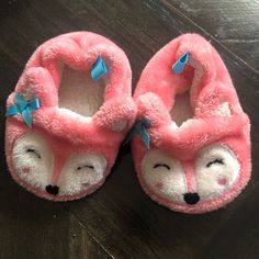 Bundle To Save 3 For $15 Nwot Pink Fox Slippers Baby Size 3 Fox Slippers, Fox Baby, Pink Fox, Baby Slippers, Baby Fox, Baby Size, Kids Shoes, Pink Blue, Kids Shop