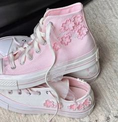 #shoes #pink #aesthetic // #aesluii ; pink aesthetic shoes inspo cool shoes Pink Aesthetic Shoes, Shoes Pink Aesthetic, Pastel Converse, Cool Shoes, Dr Shoes, Pretty Shoes Sneakers, Kawaii Shoes, Cute Sneakers