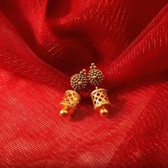 Gold Earrings With Price, Gold Diamond Necklace Set, Earrings With Price, Diamond Jewellery Set, Manubhai Jewellers, Temple Jewellery Earrings, Small Earrings Gold, 22k Gold Earrings, Antique Gold Earrings