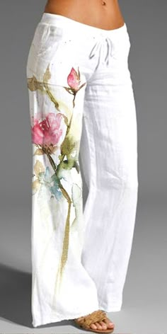 Umgestaltete Shirts, Fabric Painting On Clothes, Mode Hippie, Painted Clothes, Pants White, Pants Suit, Refashion Clothes, Komplette Outfits, White Pants