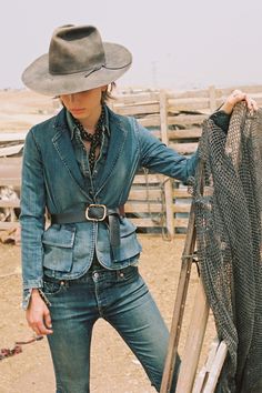 Canadian Tuxedo Women, Canadian Tuxedo, Tuxedo Women, Estilo Hippie, Women Fashion Edgy, Ralph Lauren Style, Double Denim, Nili Lotan, Beautiful Blouses