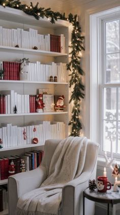 Christmas Decor Bookcase, Christmas Book Shelves, Book Shelf Christmas Decor, Bookshelf Garland, Christmas Bookshelf Decorating Ideas, Christmas Decor Bookshelves, Christmas Decor Bookshelf, Bookshelf Christmas Decor, Christmas Bookshelves