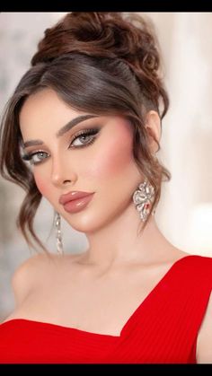 Hot Makeup Looks, Bad Makeup, Red Dress Makeup, Hot Makeup, Elegant Makeup, Makeup Transformation, Bride Makeup, Model Hair, Simple Makeup