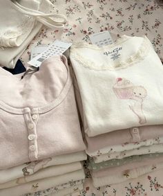 Folding Clothes Aesthetic, Folded Clothes Aesthetic, Bambi Clothes, Shifting Clothes, Preppy Stuff, Sofia Coppola, Pink Girly Things, Feminine Outfit