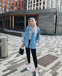 Simple Hijab Outfit, Style Hijab Casual Simple, Fashion Hijab Casual, Hijab Outfit Ideas, Jeans Hijab